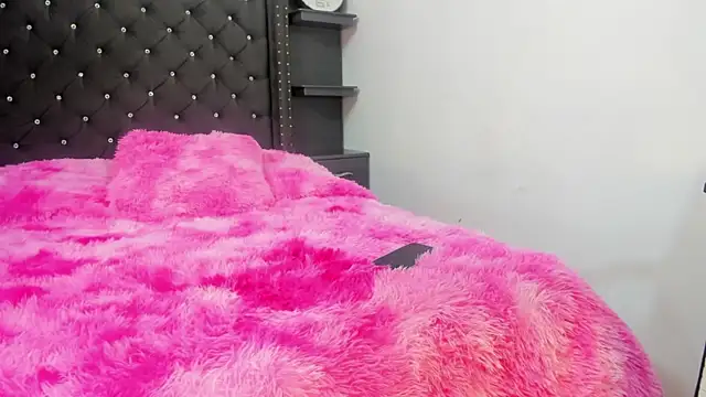 Naomisaenz01 Webcam show