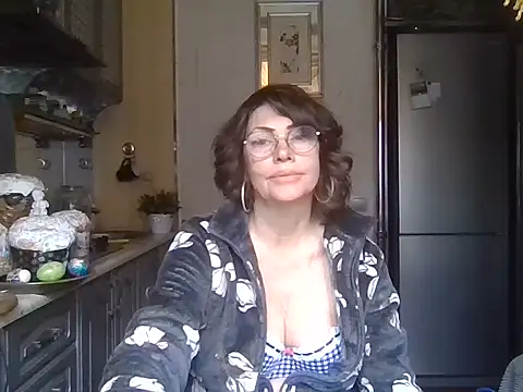 دردشة Baby-Matilda الجنسية المباشرة