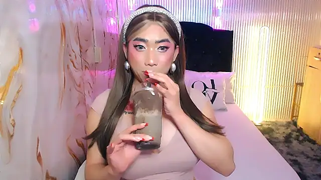 SelfsuckmyBigBanna webkamerás műsora