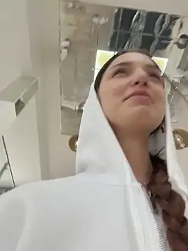 دردشة DollyTall الجنسية المباشرة