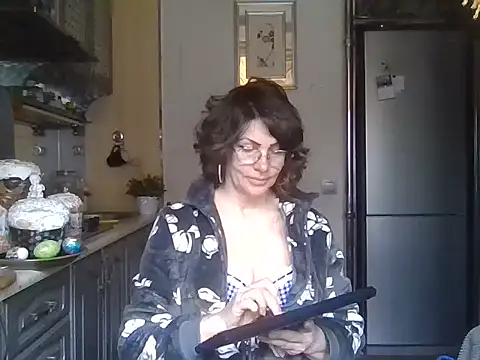 دردشة Baby-Matilda الجنسية المباشرة