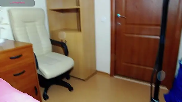 Онлайн чат XXX Erikka__