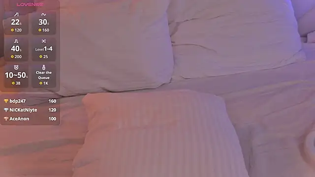 แชท XXX สดของ MeganStrane