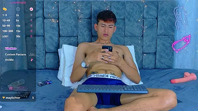 NicolasTorrez's Live XXX Chat