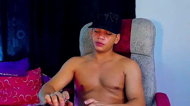 Chat +18 de Aless_bigg ao vivo