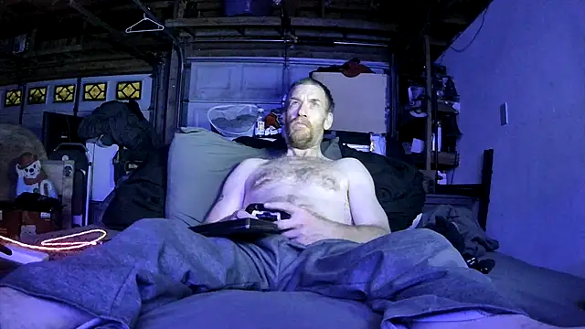 Tiggitytomociti: διαδικτυακό σόου στην κάμερα