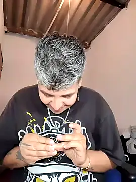 Živý XXX chat Yessi_rousse