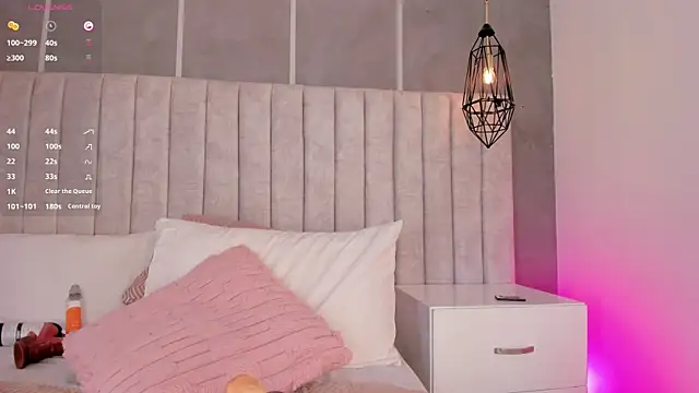 my_friends_mom's Webcam Show