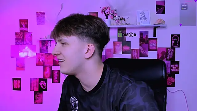 travis_wolf_のライブXXXチャット