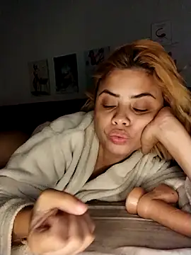 ByNara Adlı Modelin Canlı XXX Sohbeti