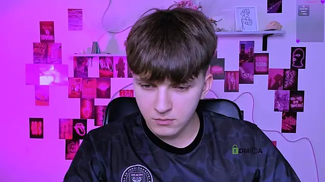 travis_wolf_ Live XXX Chat