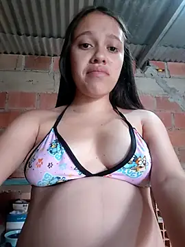 lachiki_plus' Live XXX Chat