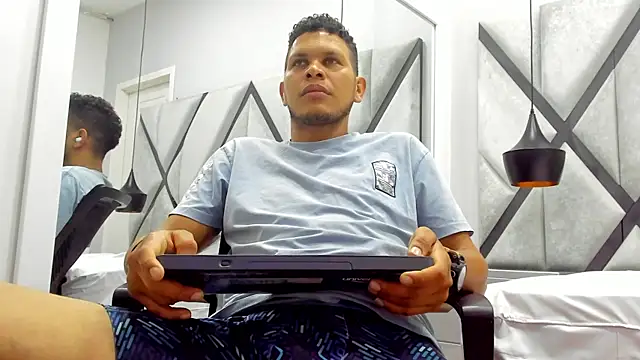 NohaBrooks Webcam Show