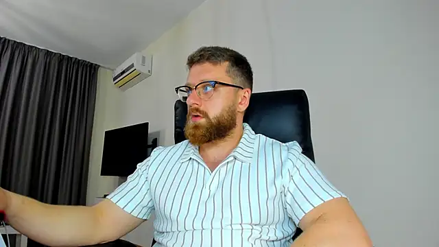 Findom_guy Adlı Modelin Canlı XXX Sohbeti