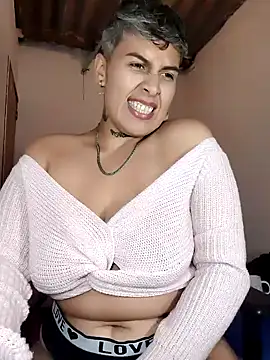 Yessi_rousse: онлайн-секс-чат