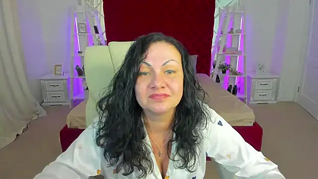 IrissMoon Adlı Modelin Canlı XXX Sohbeti