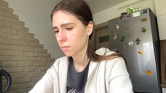 ElsieKuhlmann Adlı Modelin Canlı XXX Sohbeti