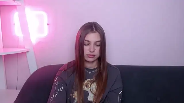 MilanaAngelAs Chat XXX in diretta