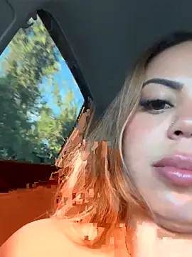 lariic Chat XXX in diretta