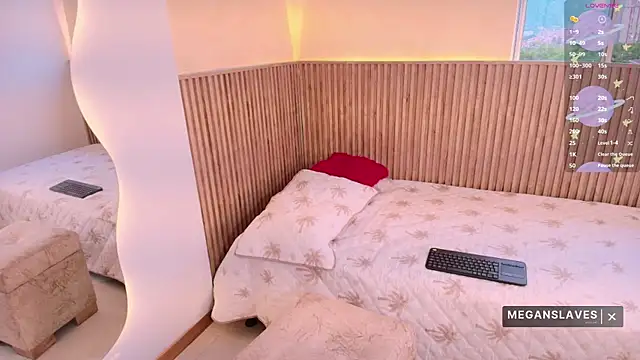 _MeganRain's Live XXX Chat