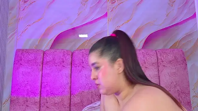 Chat XXX en directo de emmacurvy