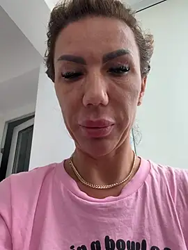 LoreennAny Chat XXX live