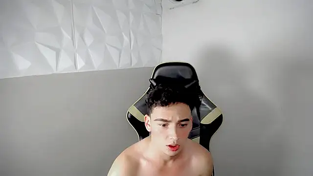 Mathias_twinkk live XXX chat