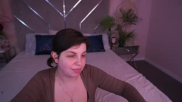 MirandaWong Chat XXX in diretta