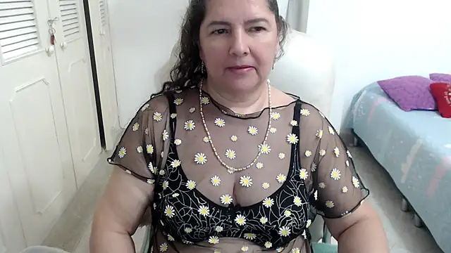 leonela_69のライブXXXチャット