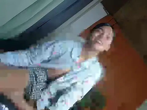 Sweet_18nicole Show in webcam