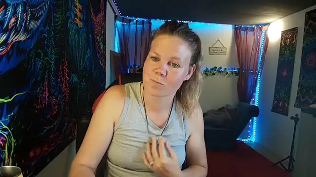 CallMeMaria élő XXX-chatje