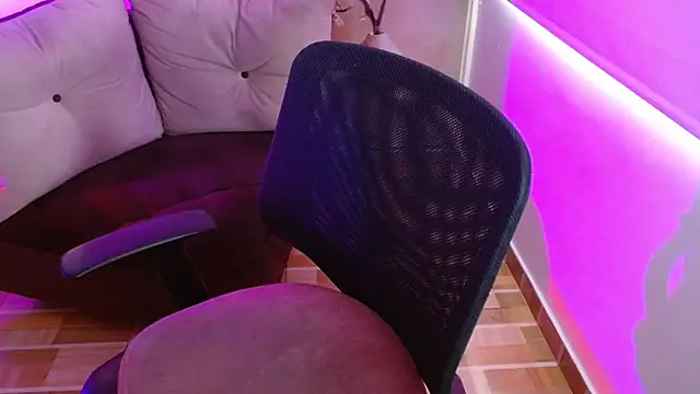 milfrousse Obrolan Langsung XXX