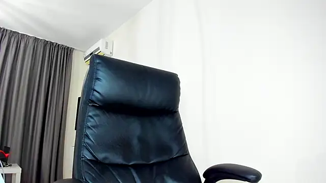 Chatroom XXX en direct de Findom_guy