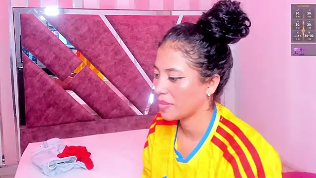 NicoleJons_'s Live XXX Chat