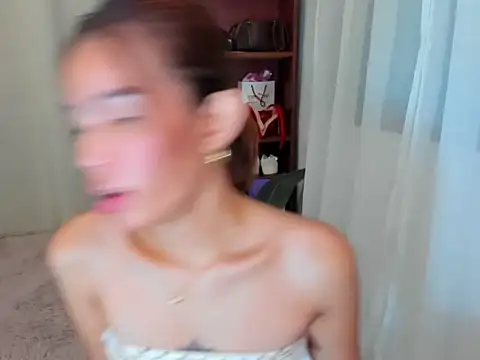 Chat +18 de YougotLara ao vivo