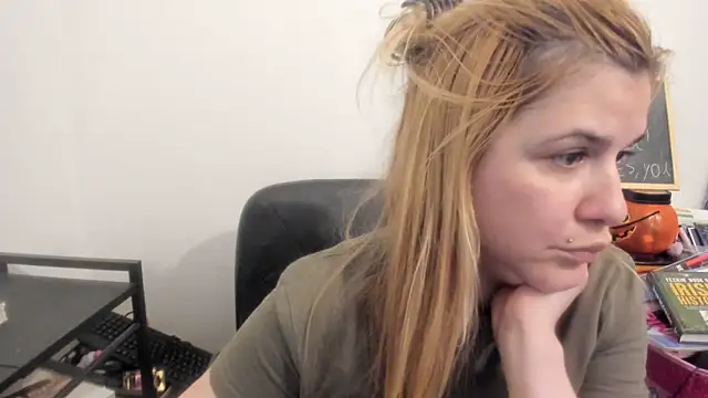 new_but_cute webcam show