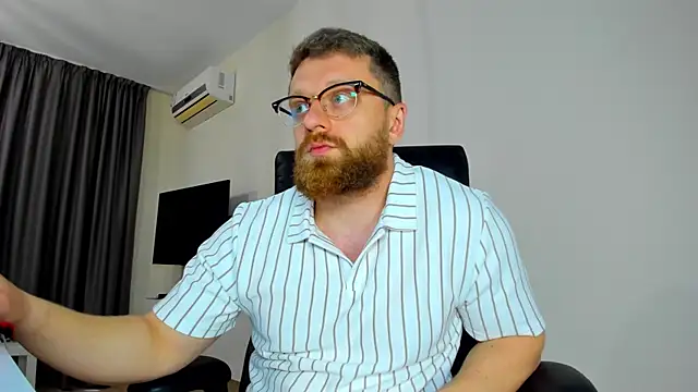 Findom_guy Chat XXX in diretta