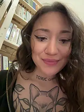 SaintSquirt: вебкам-шоу