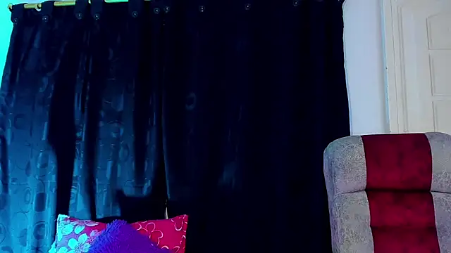 Živý XXX chat Aless_bigg