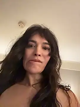 Zeravina লাইভ XXX চ্যাট