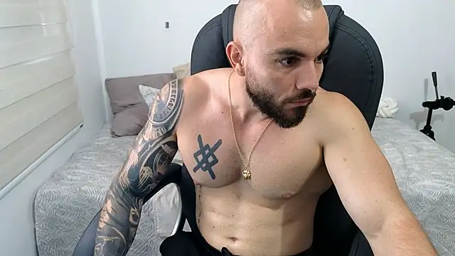 Isaac_Carter live XXX chat