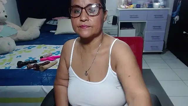 pervert_mommy_'s Live XXX Chat