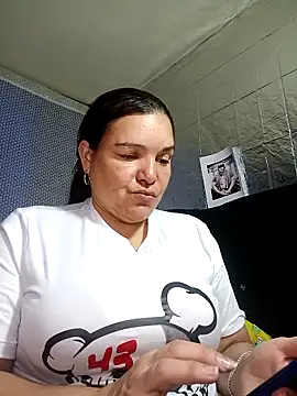 Chat XXX en directo de Zuleyka_69