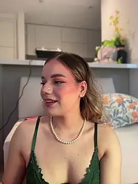 NicoleCut Adlı Modelin Canlı XXX Sohbeti