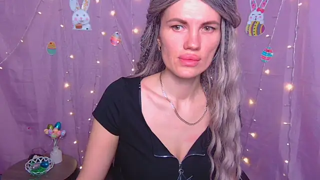 MilaLoona Adlı Modelin Canlı XXX Sohbeti