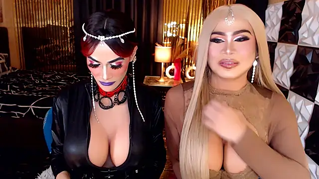 Pokazy przed kamerką – MonstrousCockDiva