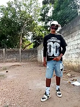 spittingpig1 Live XXX-Chat