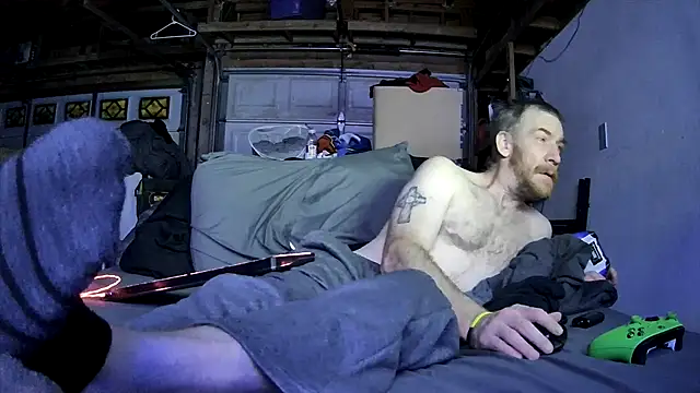 Tiggitytomociti webkamerás műsora