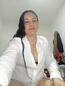 megan_milf79 লাইভ XXX চ্যাট