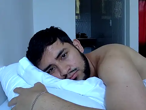 Chat XXX ao vivo de derek_smiith